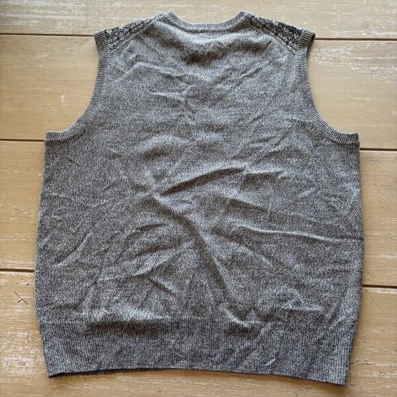 Dockers Mens Sweater Vest Gray Stripe Geometric Sleeveless V-Neck Pullover Sz M - Picture 4 of 7